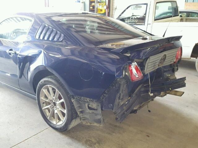 1ZVBP8AN4A5147162 - 2010 FORD MUSTANG BLUE photo 9