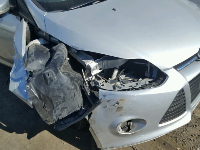 1FADP3K22DL279913 - 2013 FORD FOCUS SE SILVER photo 9