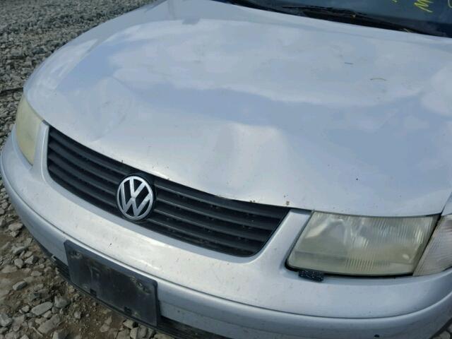 WVWMD63B8XE418969 - 1999 VOLKSWAGEN PASSAT SILVER photo 9