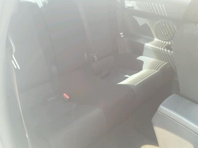 JTKJF5C74B3020402 - 2011 TOYOTA SCION TC 白色 照片 6