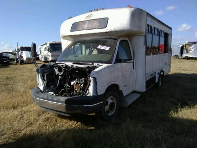 1GB9G5AG3A1103442 - 2010 CHEVROLET EXPRESS CU WHITE photo 2