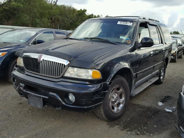 5LMPU28A1XLJ36392 - 1999 LINCOLN NAVIGATOR BLACK photo 2