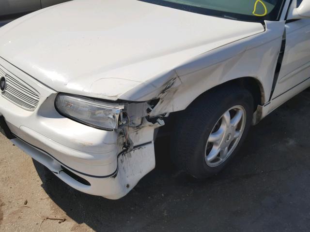 2G4WB55K421136744 - 2002 BUICK REGAL LS WHITE photo 9