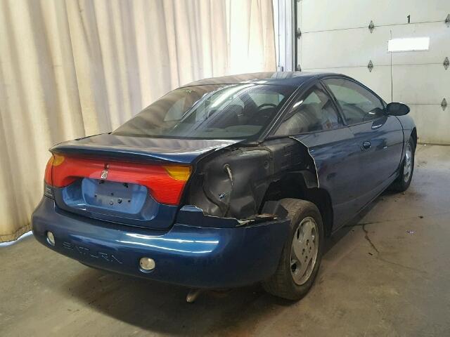 1G8ZR127X2Z236872 - 2002 SATURN SC2 BLUE photo 4