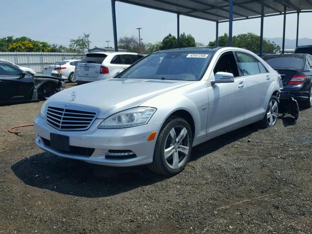 WDDNG7DB1CA442246 - 2012 MERCEDES-BENZ S 550 SILVER photo 2