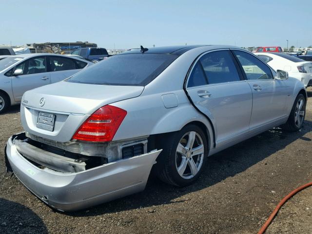 WDDNG7DB1CA442246 - 2012 MERCEDES-BENZ S 550 SILVER photo 4