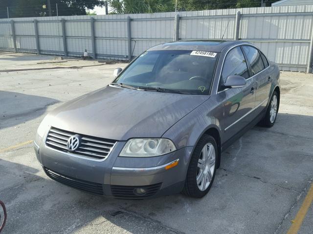 WVWAE63B25P060110 - 2005 VOLKSWAGEN PASSAT GLS GRAY photo 2