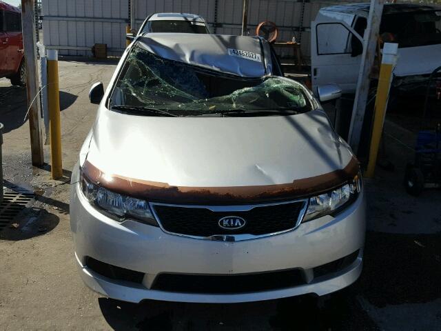 KNAFU4A20C5580036 - 2012 KIA FORTE EX SILVER photo 10