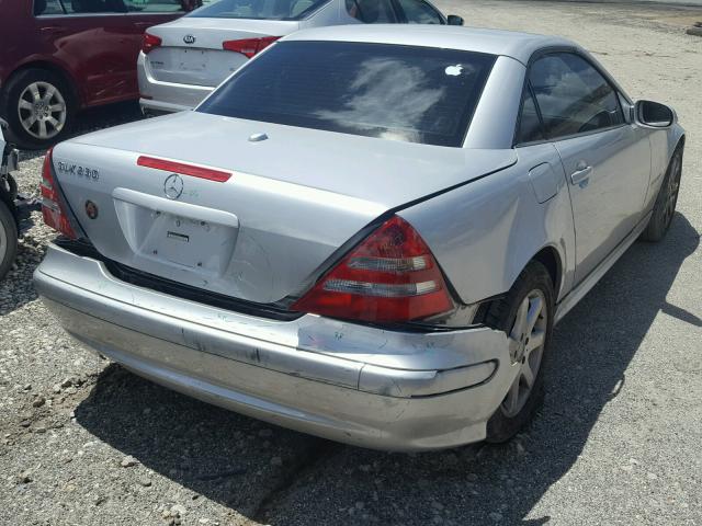 WDBKK49F62F257955 - 2002 MERCEDES-BENZ SLK 230 KO SILVER photo 4