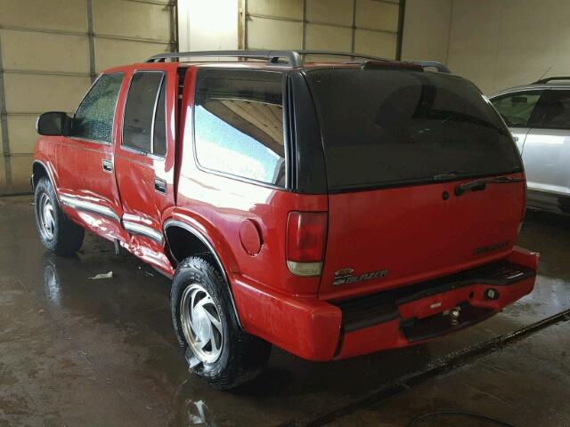 1GNDT13W01K242508 - 2001 CHEVROLET BLAZER RED photo 3