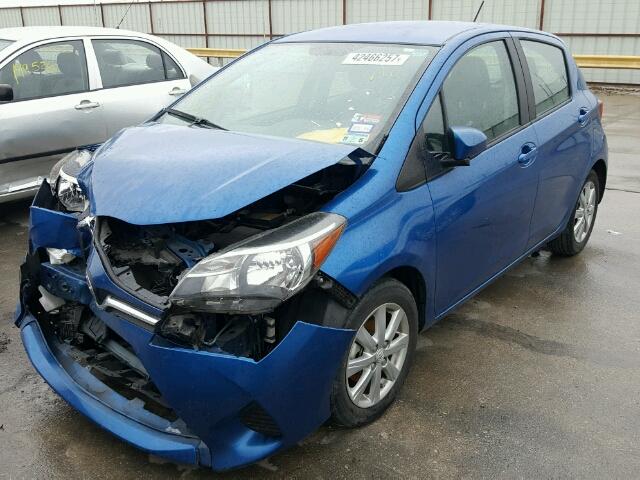 VNKKTUD31FA021221 - 2015 TOYOTA YARIS BLUE photo 2