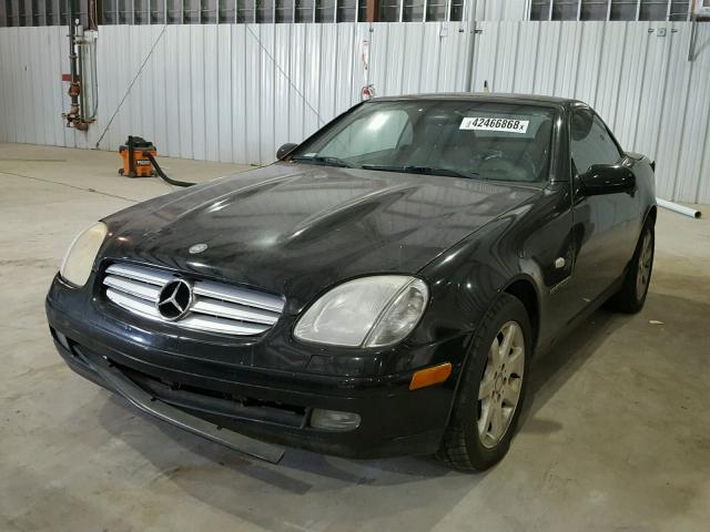 WDBKK47F4WF056368 - 1998 MERCEDES-BENZ SLK 230 KO BLACK photo 2