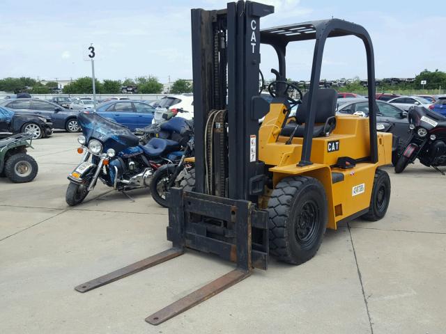 37W08831 - 1995 CATERPILLAR FORKLIFT YELLOW photo 2