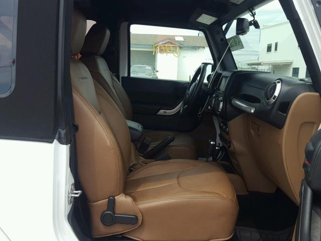 1C4GJWBG4HL518860 - 2017 JEEP WRANGLER S WHITE photo 5