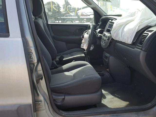 4F2YZ02B54KM16532 - 2004 MAZDA TRIBUTE DX 银色 照片 5