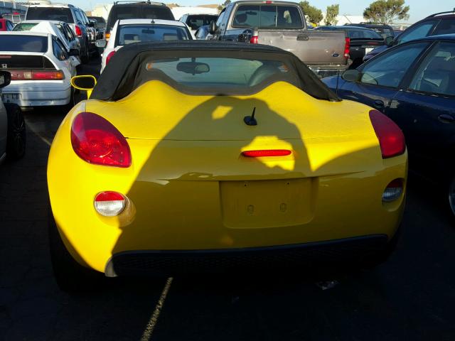 1G2MB35B77Y113564 - 2007 PONTIAC SOLSTICE YELLOW photo 6