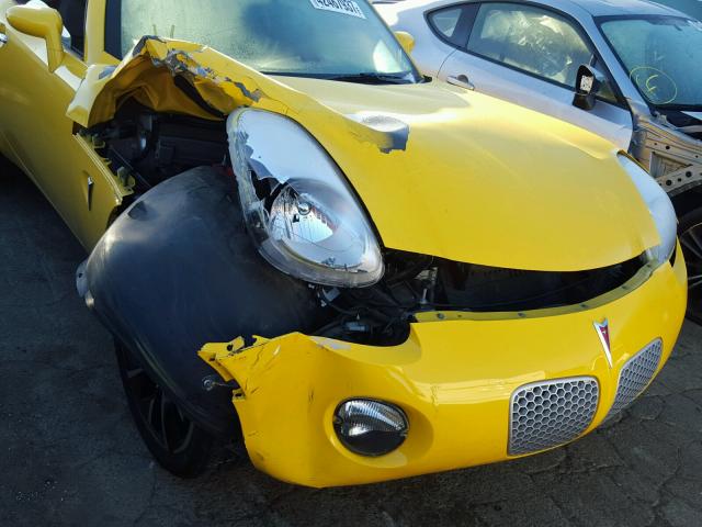 1G2MB35B77Y113564 - 2007 PONTIAC SOLSTICE YELLOW photo 9