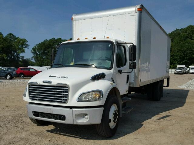 1FVACWDT48HZ79445 - 2008 FREIGHTLINER M2 106 MED WHITE photo 2