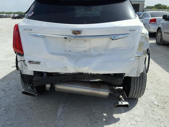 1GYKNARS5HZ178749 - 2017 CADILLAC XT5 WHITE photo 9