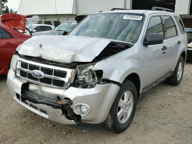 1FMCU9D77BKC11681 - 2011 FORD ESCAPE SILVER photo 2