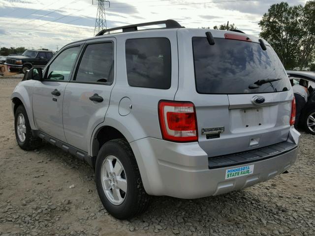 1FMCU9D77BKC11681 - 2011 FORD ESCAPE SILVER photo 3