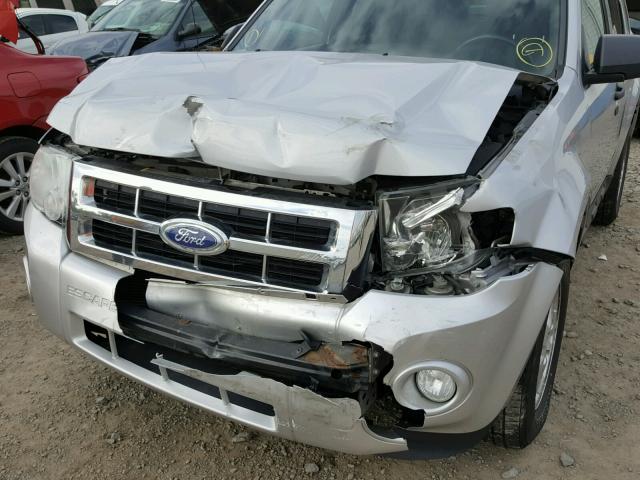 1FMCU9D77BKC11681 - 2011 FORD ESCAPE SILVER photo 9