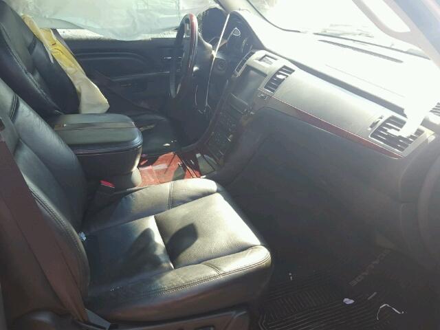 1GYS4CEF7BR162180 - 2011 CADILLAC ESCALADE P WHITE photo 5