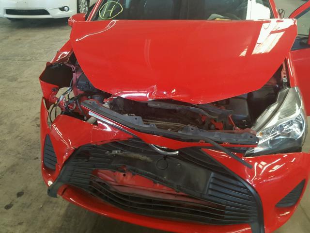 VNKKTUD36GA061909 - 2016 TOYOTA YARIS L RED photo 7