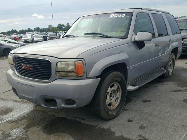 1GKEK13R4XR912494 - 1999 GMC DENALI GRAY photo 2