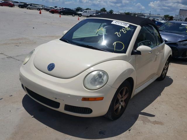 3VWRF31Y66M325427 - 2006 VOLKSWAGEN NEW BEETLE Krem foto 2