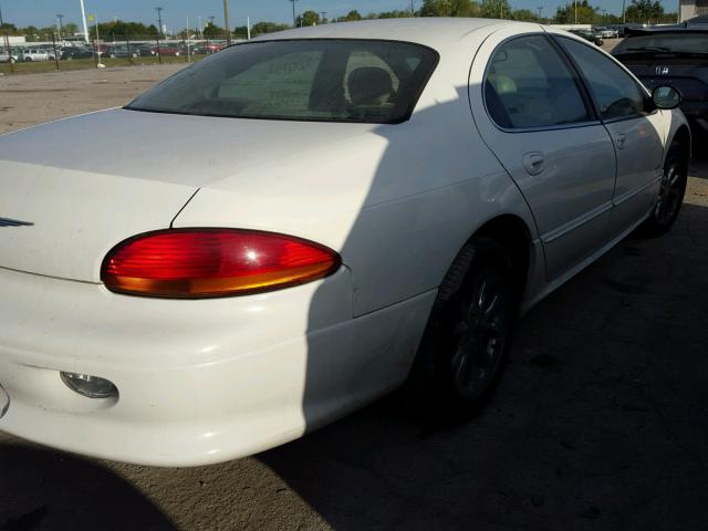 2C3HC56G7YH267904 - 2000 CHRYSLER LHS WHITE photo 4