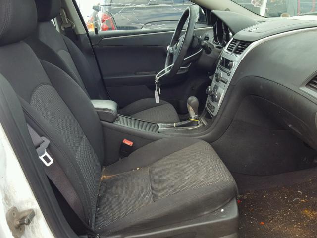 1G1ZC5EB3AF313332 - 2010 CHEVROLET MALIBU 1LT WHITE photo 5