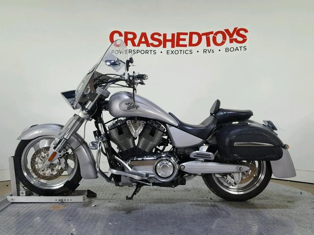 5VPCD26D373004481 - 2007 VICTORY MOTORCYCLES KINGPIN ვერცხლისფერი ფოტო 5
