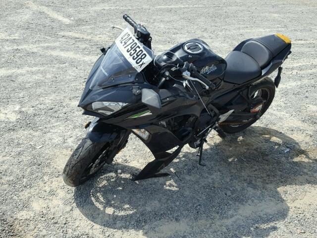 JKAEXEJ11HDA01097 - 2017 KAWASAKI EX650 J შავი ფოტო 2