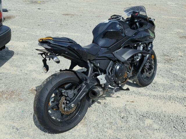 JKAEXEJ11HDA01097 - 2017 KAWASAKI EX650 J შავი ფოტო 4