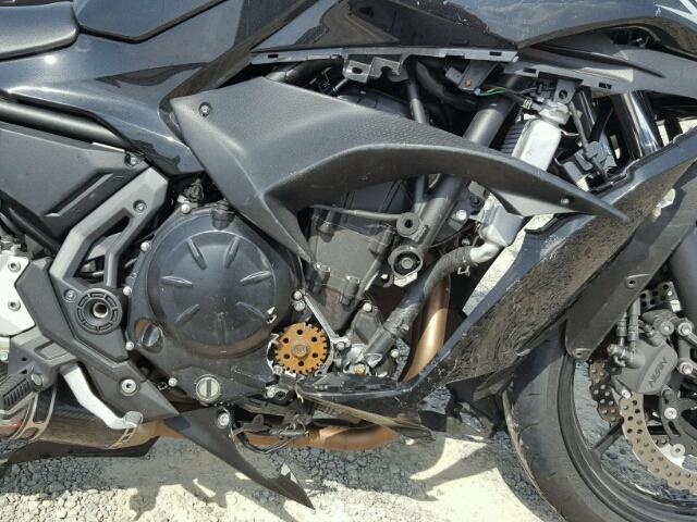 JKAEXEJ11HDA01097 - 2017 KAWASAKI EX650 J შავი ფოტო 7