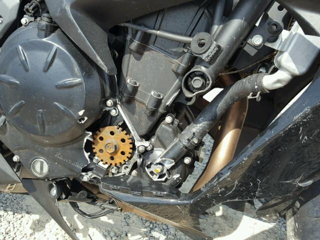 JKAEXEJ11HDA01097 - 2017 KAWASAKI EX650 J შავი ფოტო 9