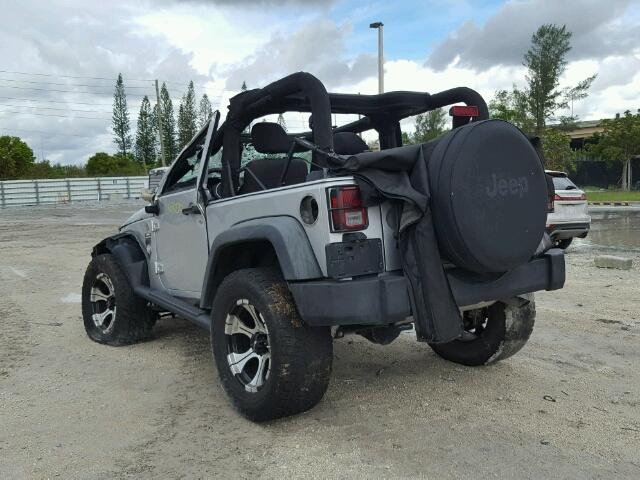 1J4AA2D12BL630999 - 2011 JEEP WRANGLER SILVER photo 3