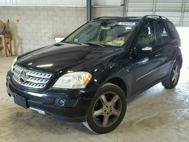 4JGBB86EX8A330539 - 2008 MERCEDES-BENZ ML 350 BLACK photo 2