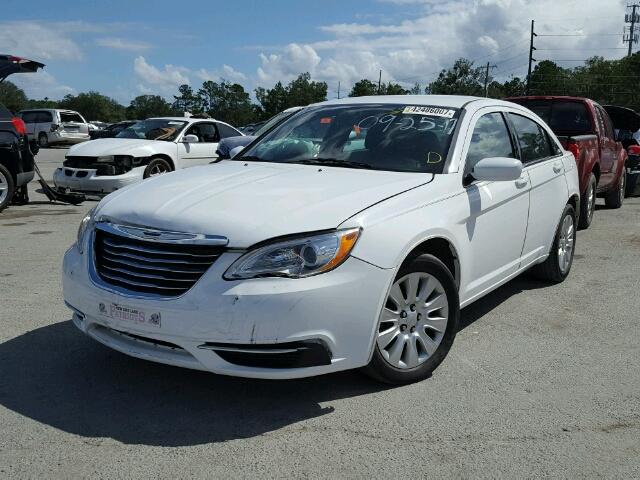 1C3CCBABXEN142418 - 2014 CHRYSLER 200 LX WHITE photo 2