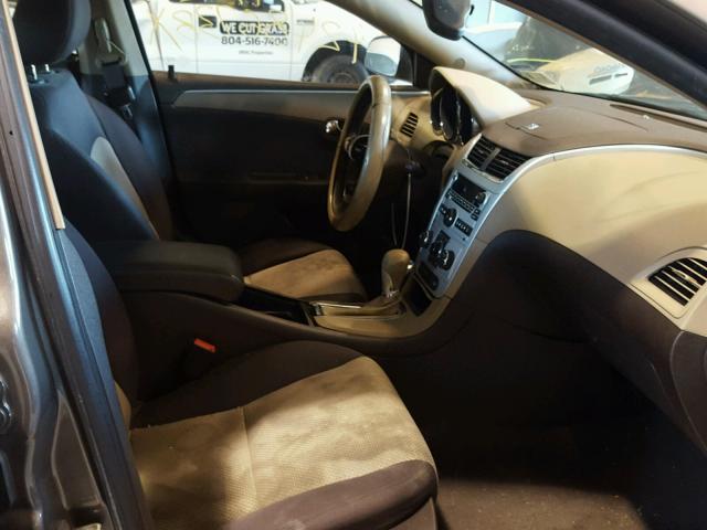 1G1ZB5E1XBF301013 - 2011 CHEVROLET MALIBU LS ნაცრისფერი ფოტო 5