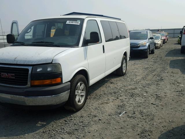 1GKFH154791135430 - 2009 GMC SAVANA G15 WHITE photo 2