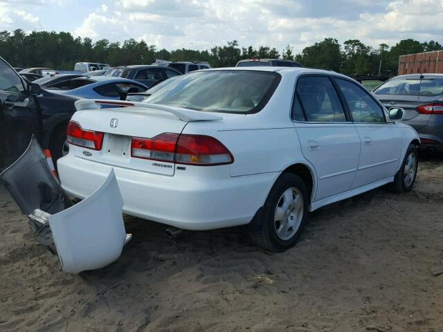 1HGCG16571A069010 - 2001 HONDA ACCORD WHITE photo 4