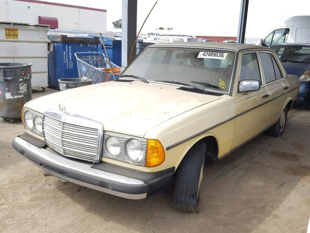 12312312132496 - 1979 MERCEDES-BENZ 240D YELLOW photo 2