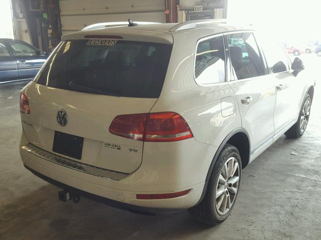 WVGEF9BP4DD000936 - 2013 VOLKSWAGEN TOUAREG V6 WHITE photo 4