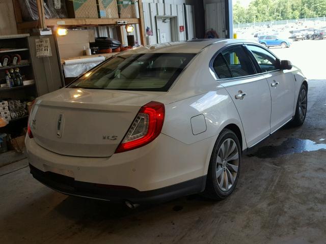 1LNHL9DK0DG605798 - 2013 LINCOLN MKS WHITE photo 4