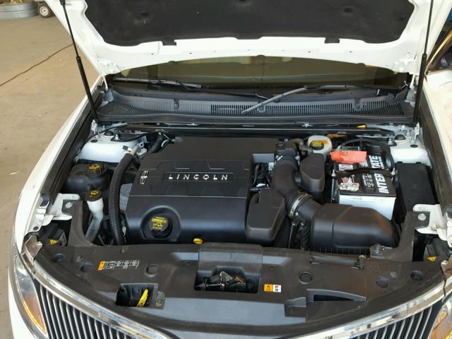 1LNHL9DK0DG605798 - 2013 LINCOLN MKS WHITE photo 7