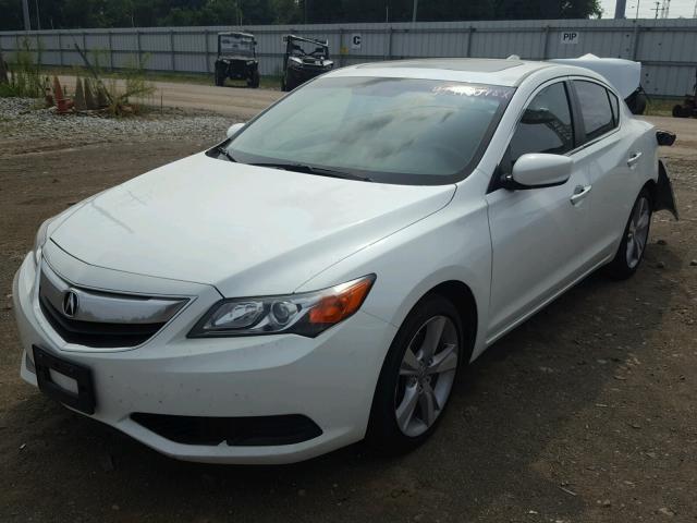 19VDE1F30FE000356 - 2015 ACURA ILX 20 WHITE photo 2