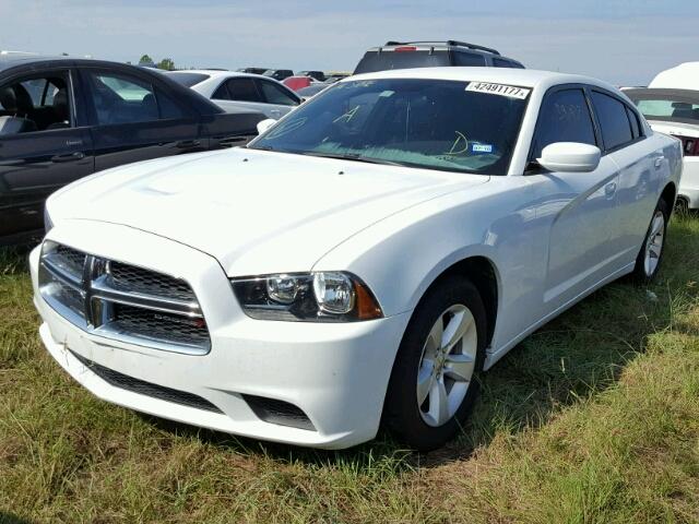 2C3CDXBG6EH191841 - 2014 DODGE CHARGER SE SILVER photo 2