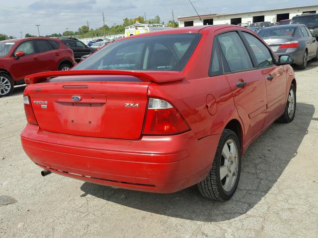 1FAFP34N16W236391 - 2006 FORD FOCUS RED photo 4